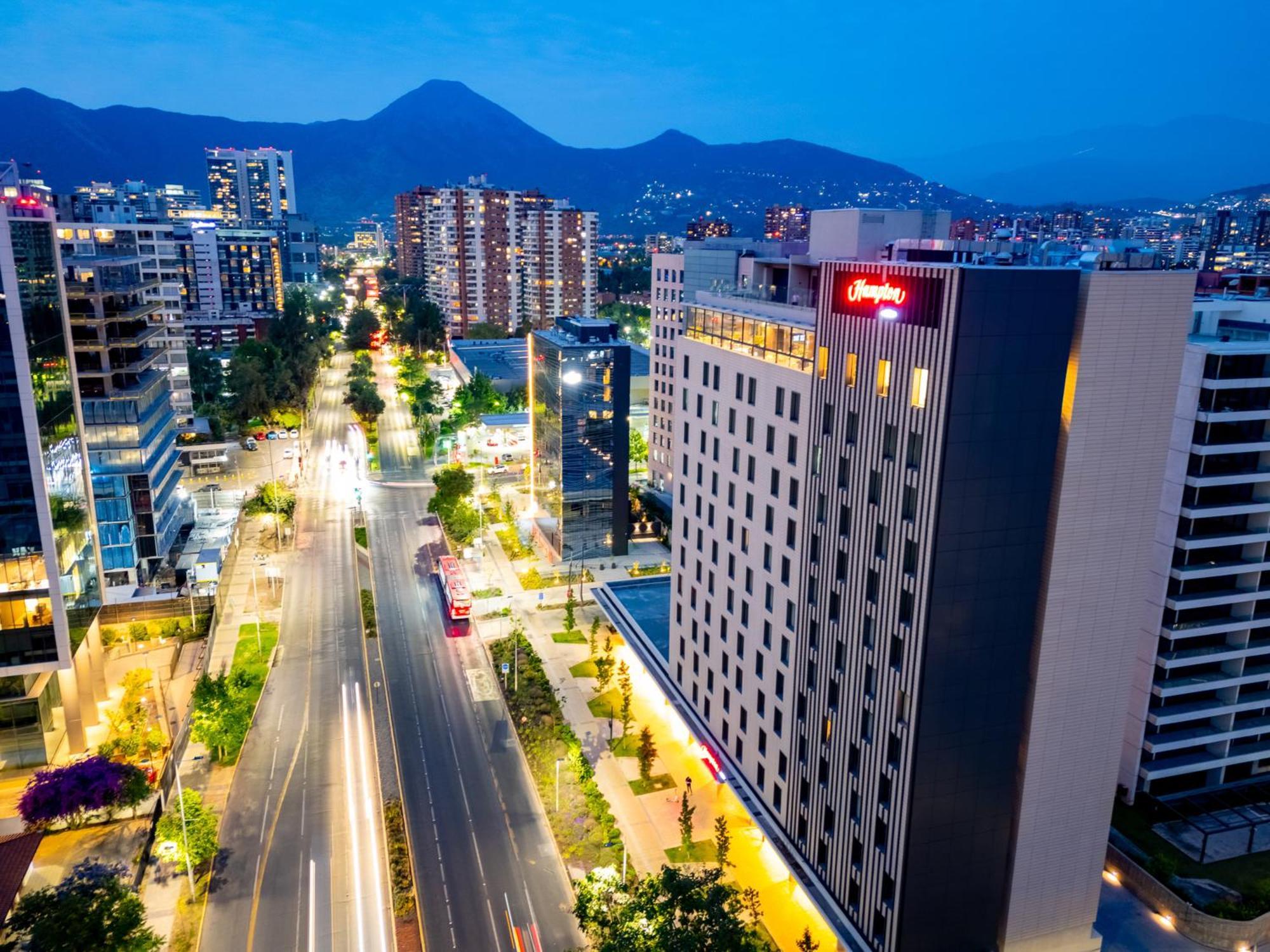 Hampton By Hilton Santiago Las Condes Exterior photo