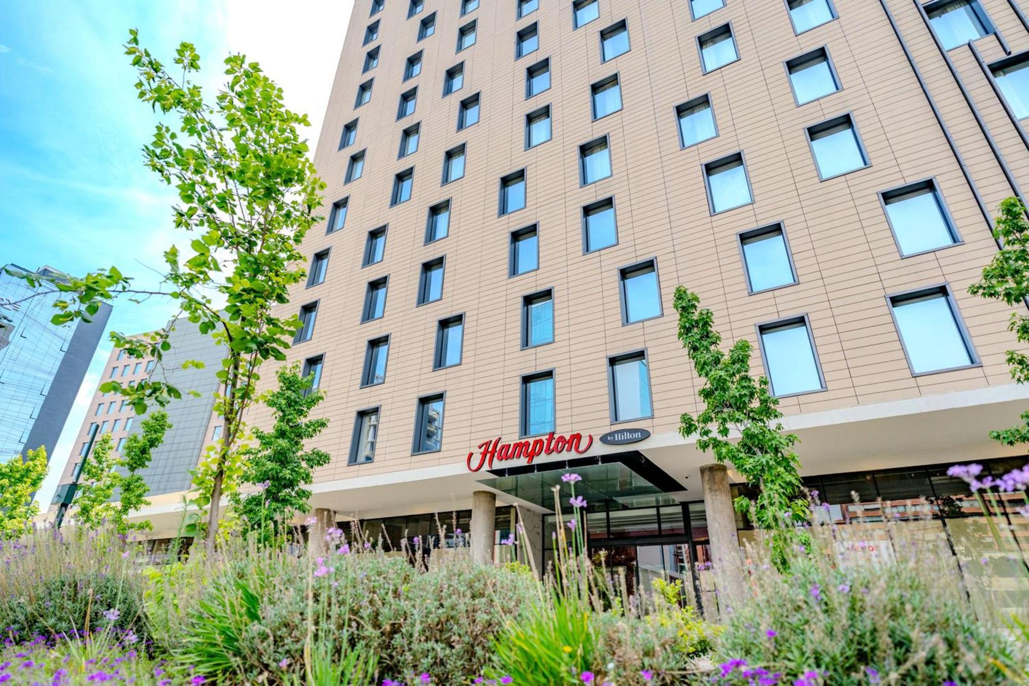 Hampton By Hilton Santiago Las Condes Exterior photo
